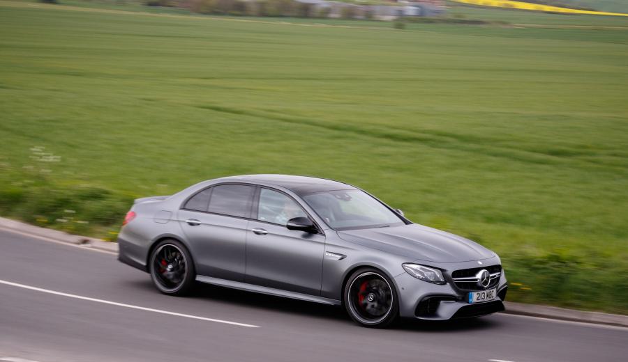  Mercedes-AMG E63 S 4Matic+ 2017 года  (UK) (фото 4 из 40)